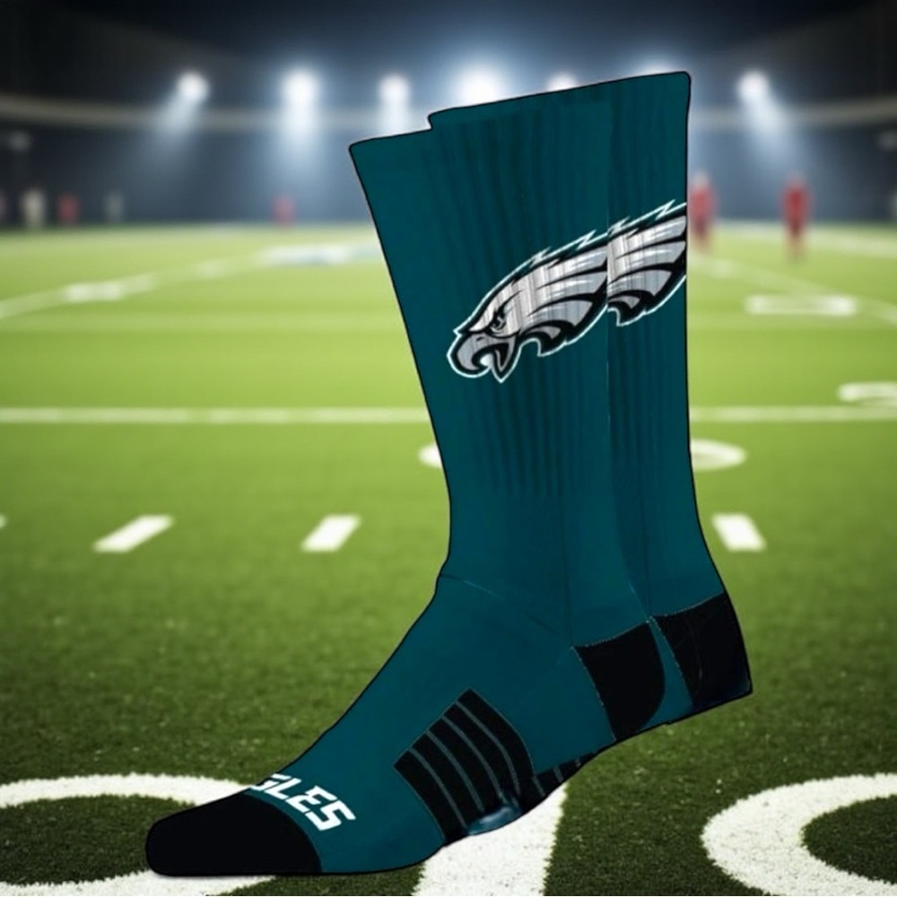 New Philadelphia Eagles Crew Socks, W/EAGLES LOGO UNISEX! M=8/12 & W=9.5-13.5